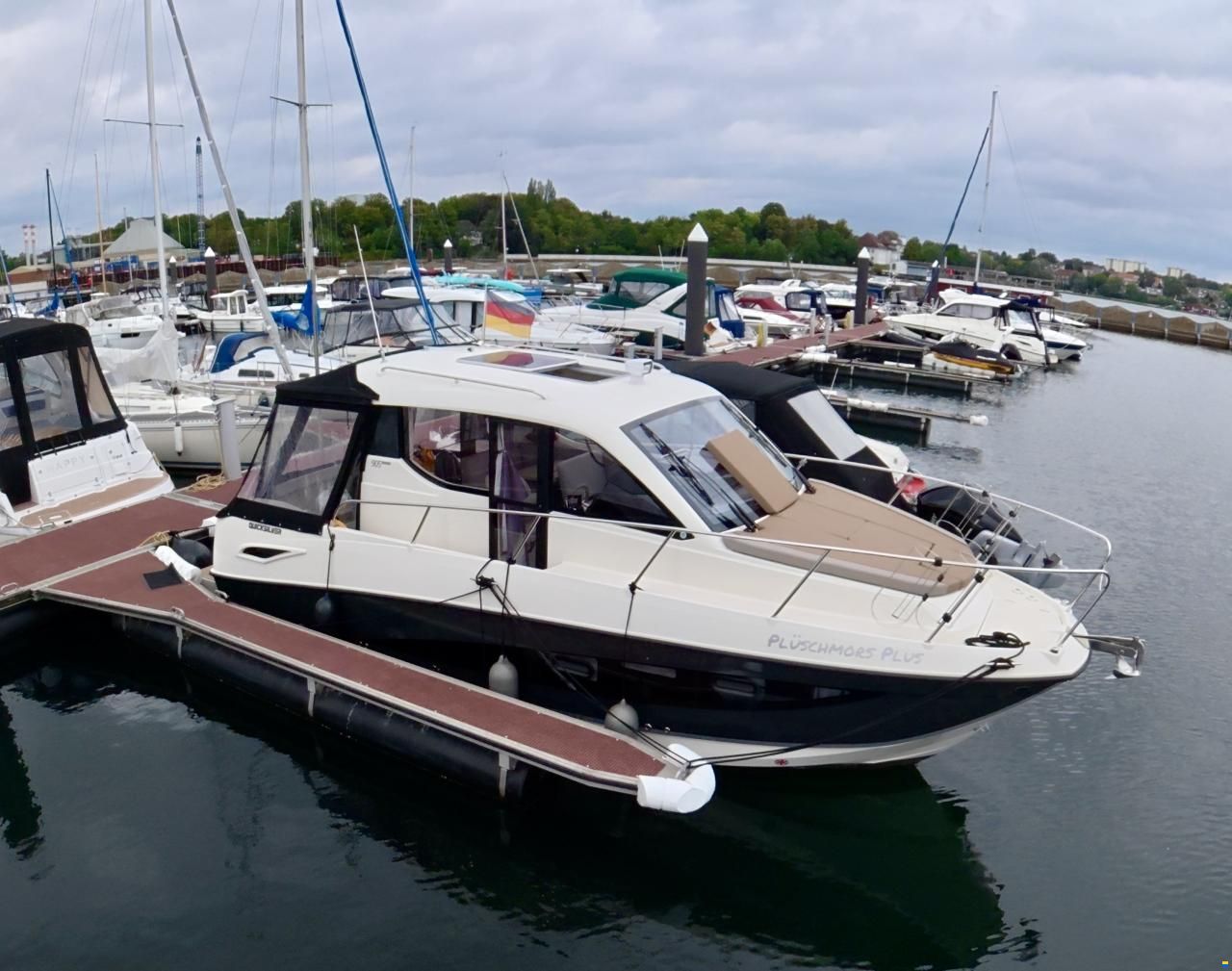 Quicksilver 905 Weekend