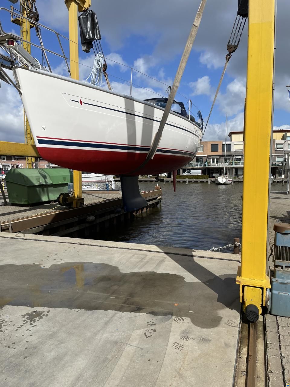 Bavaria 32