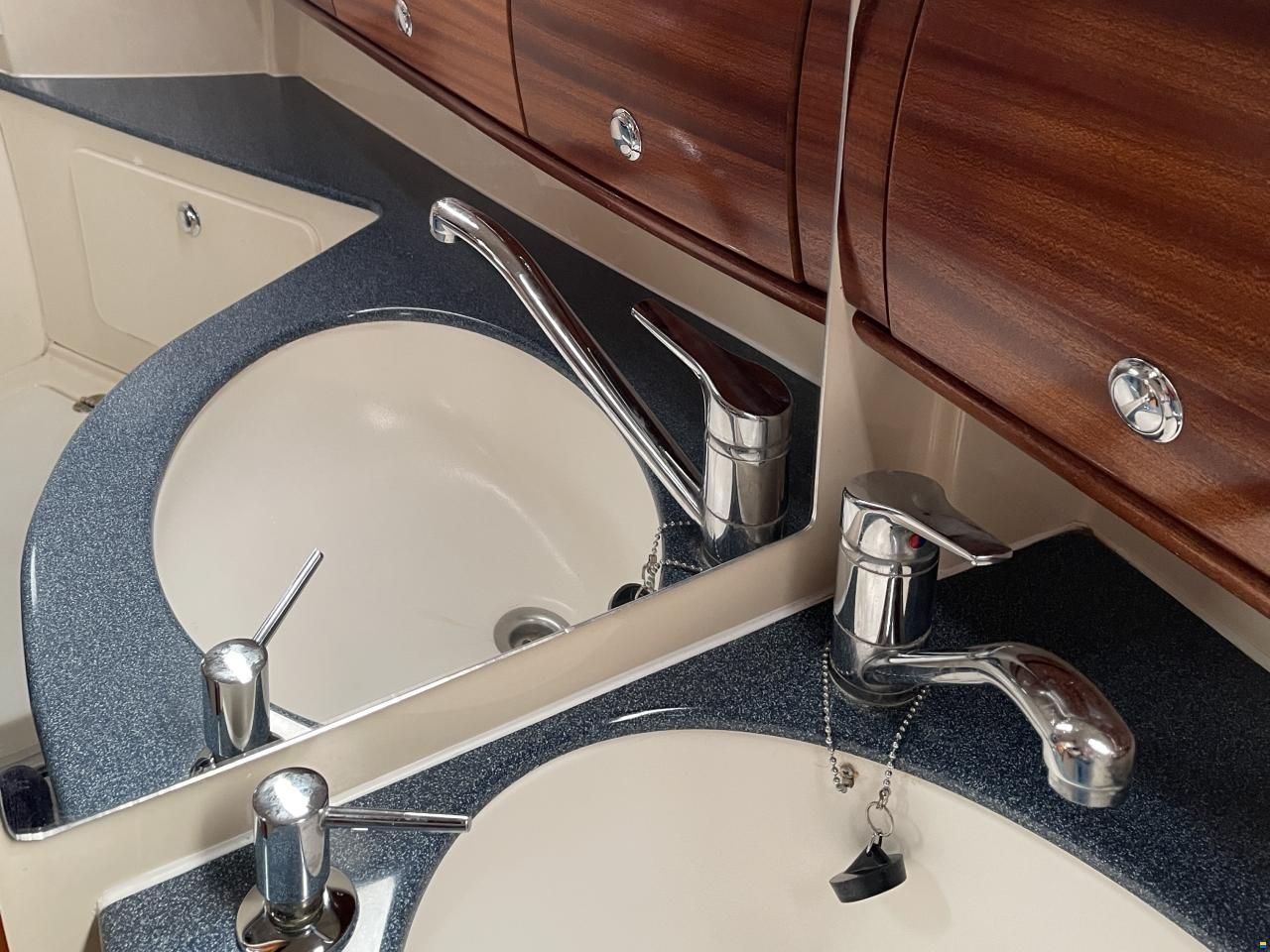 Bavaria 32