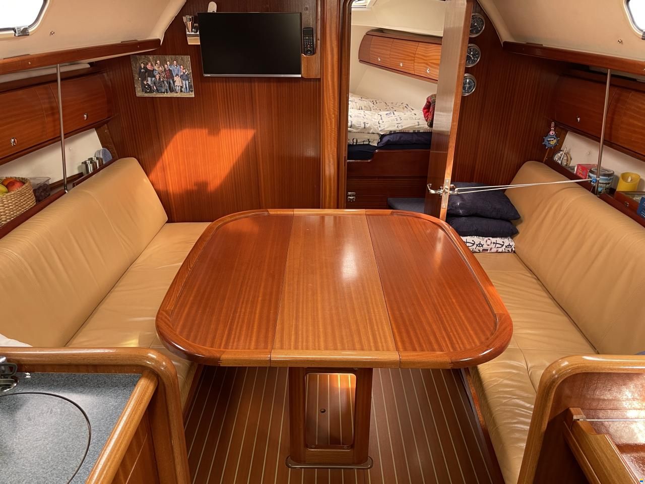 Bavaria 32