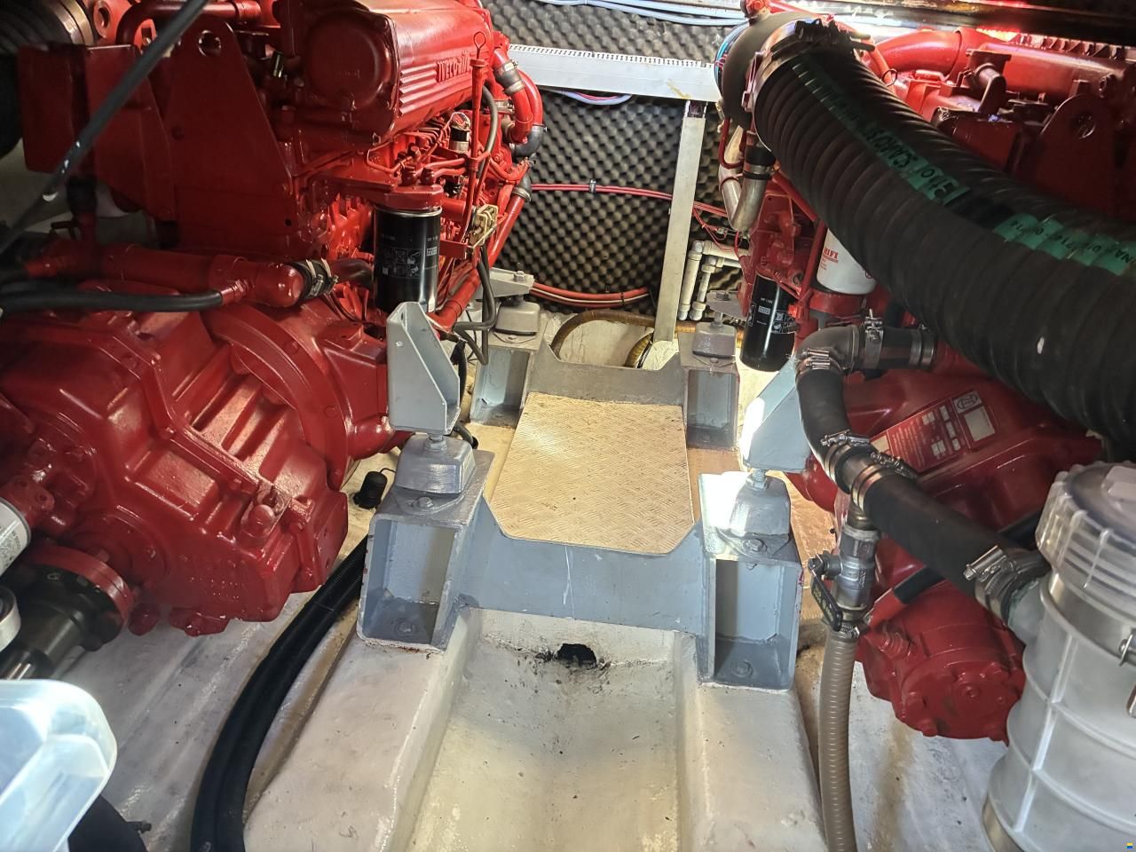 Azimut AZ 40