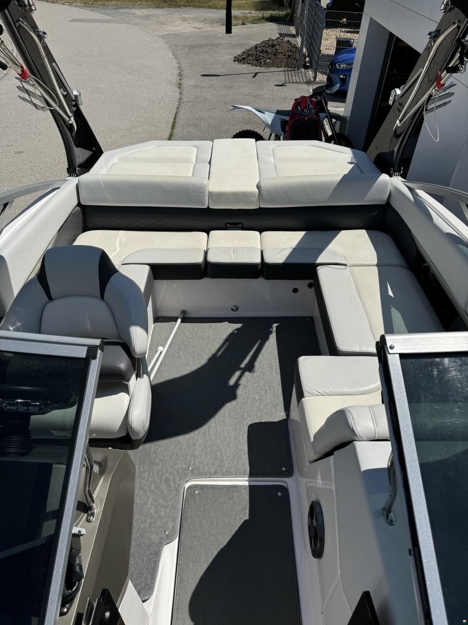 Regal 2100