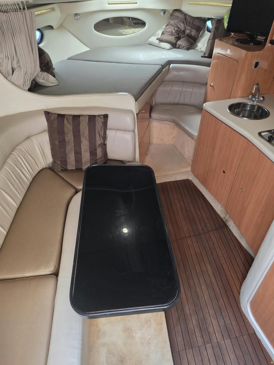 Regal 3260 Commodore