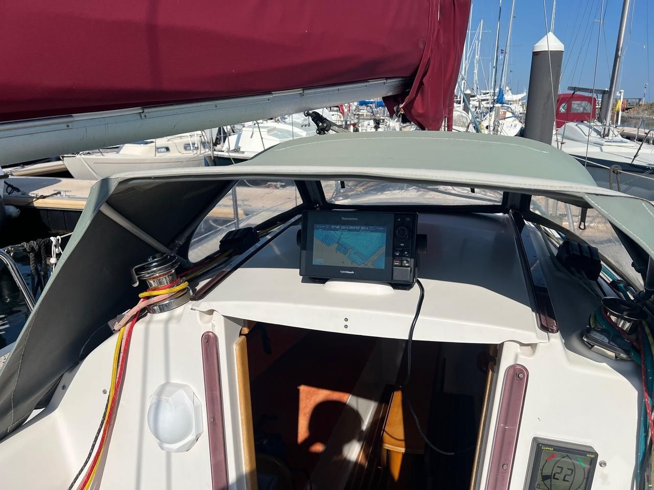 Maxus 24