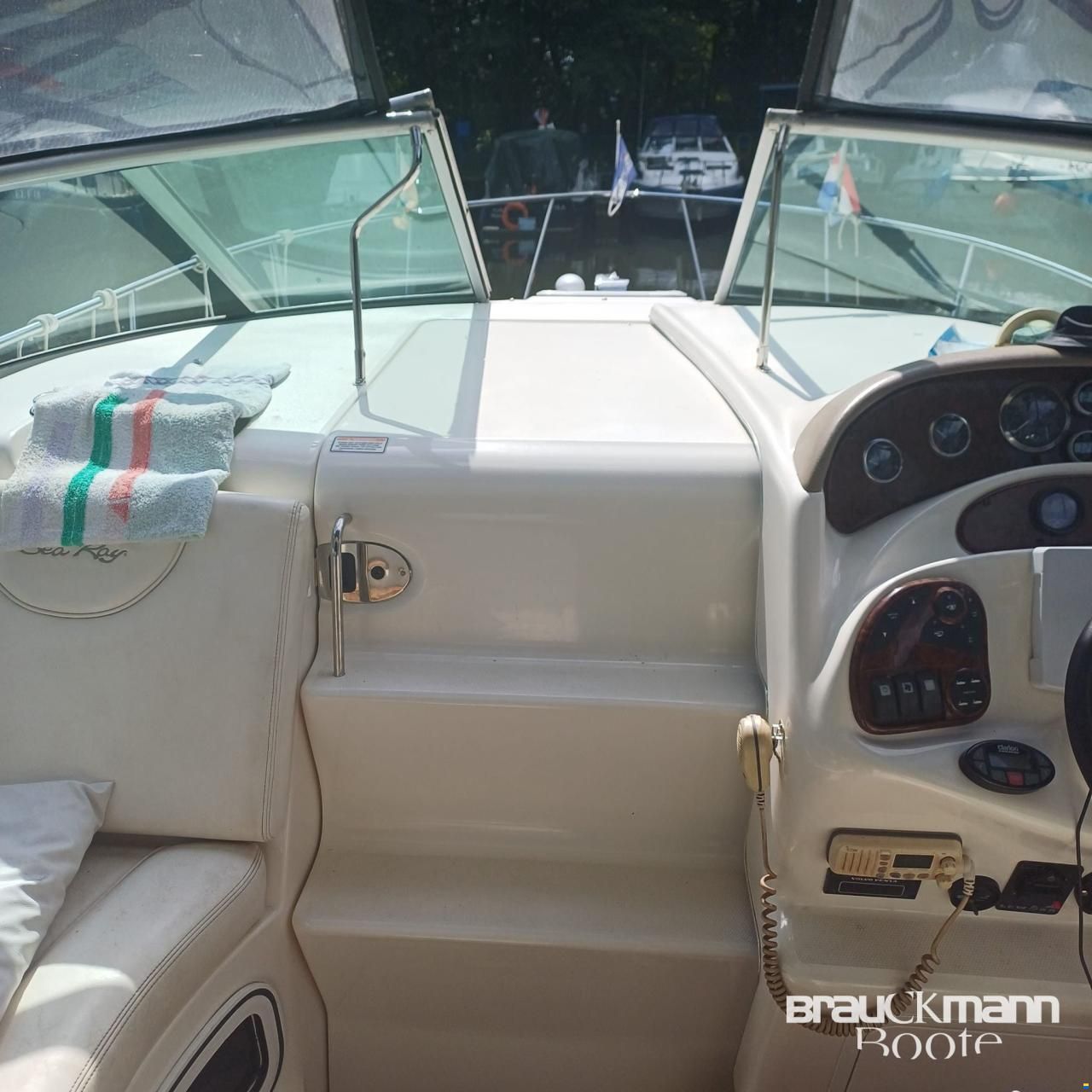 Sea Ray 315 Sundancer