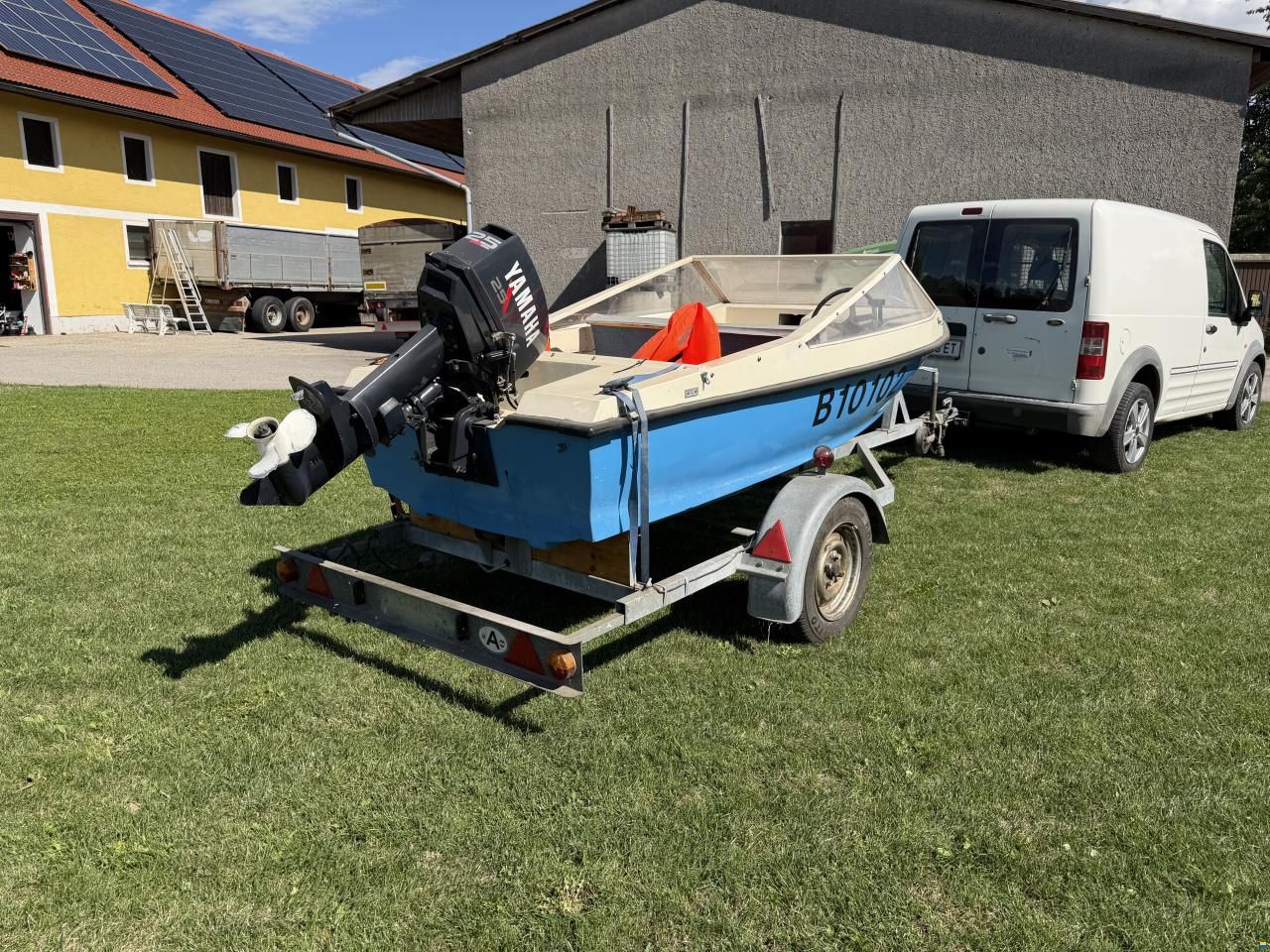 Motorboot mit Yamaha 25 PS Außenborder +