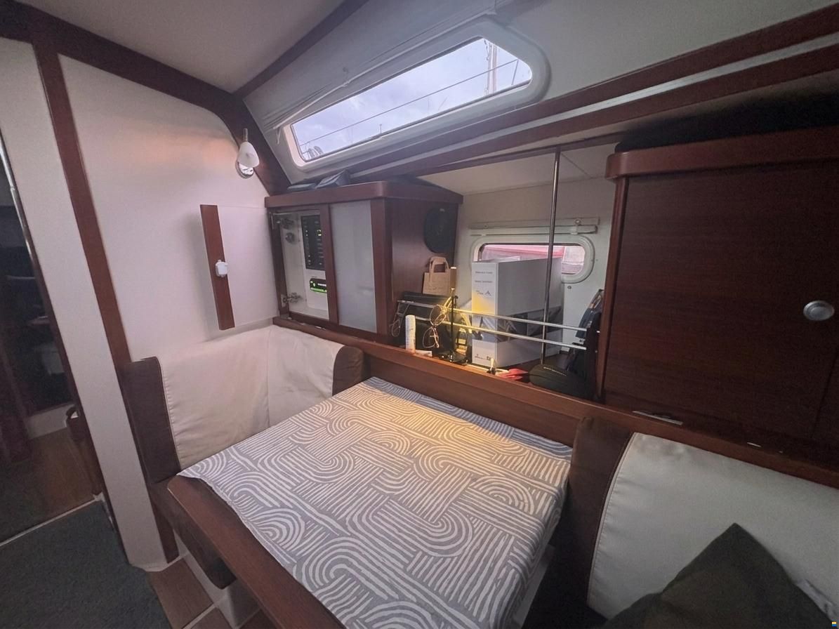 Hanse 370
