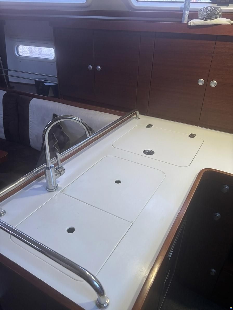 Hanse 370