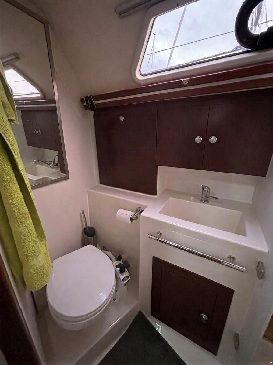 Hanse 370