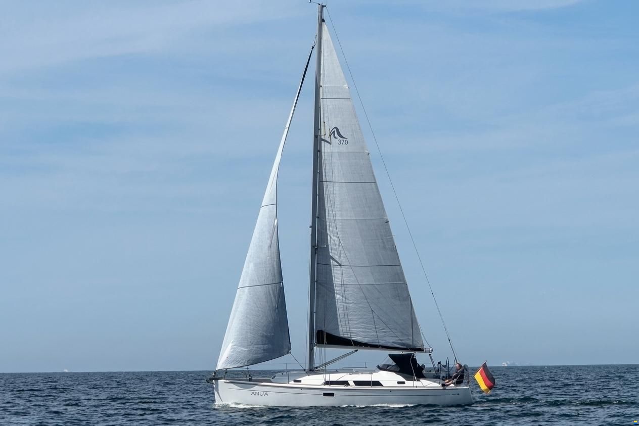 Hanse 370