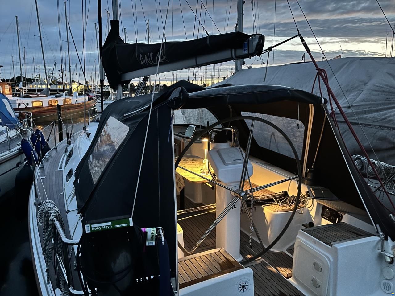 Hanse 370
