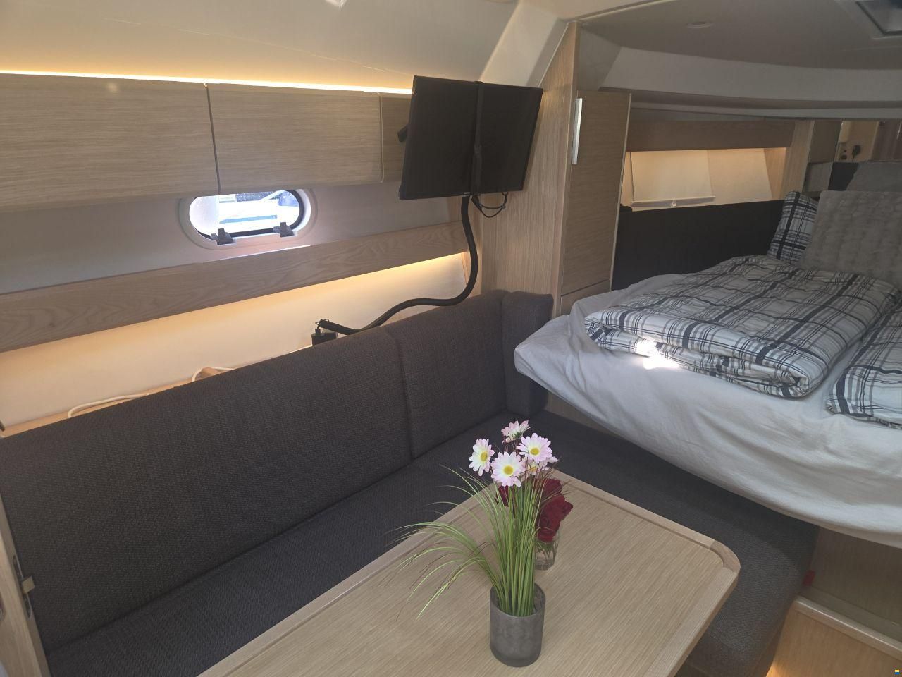 Bavaria S33 HT