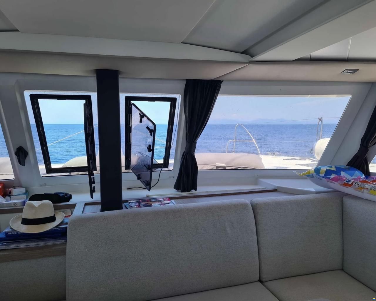 Fountaine Pajot Lucia 40