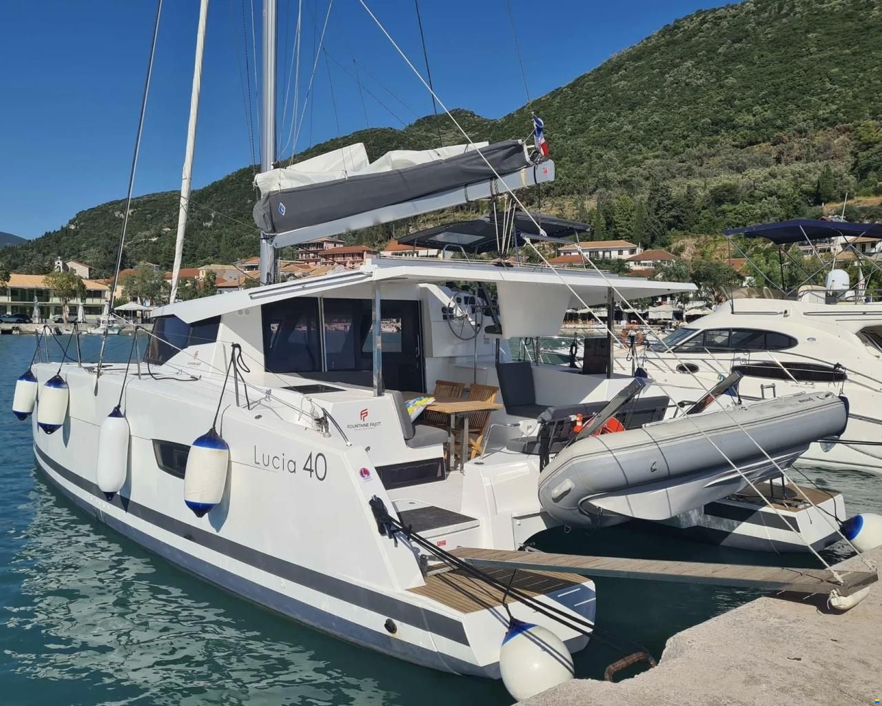 Fountaine Pajot Lucia 40