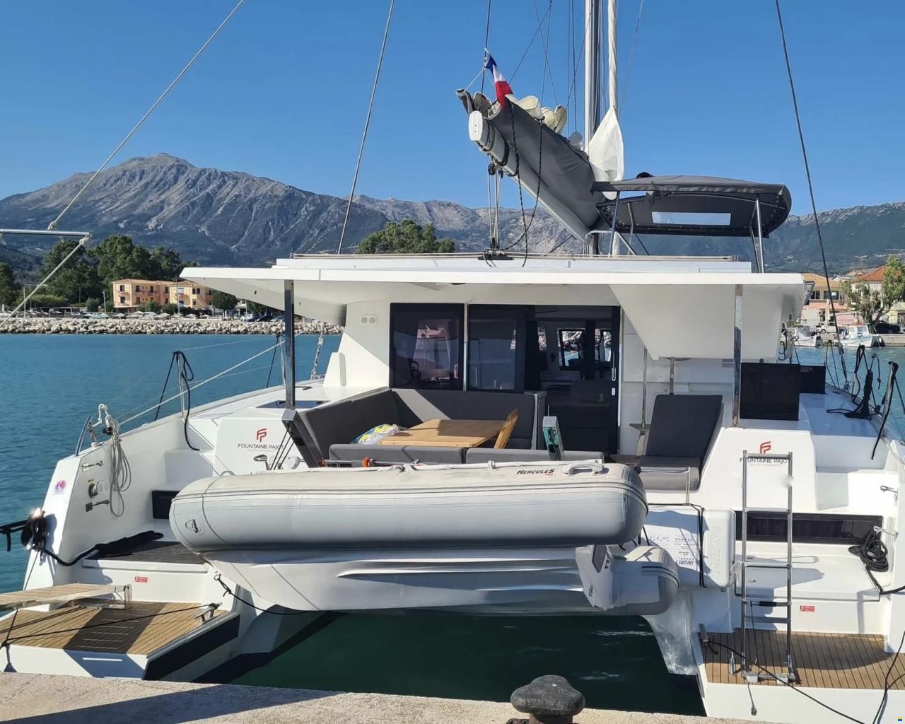Fountaine Pajot Lucia 40