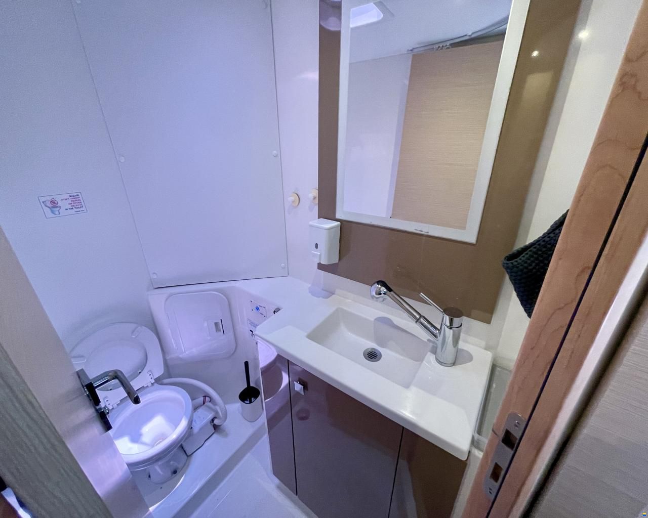 Fountaine Pajot Lucia 40