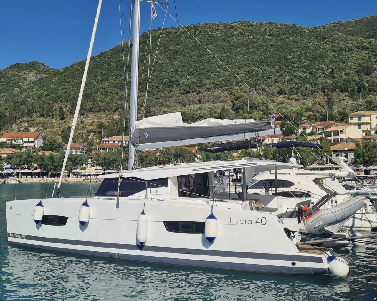 Fountaine Pajot Lucia 40