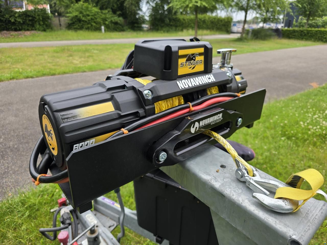 PEGA V-Liner 2700 kg + elektr. lier