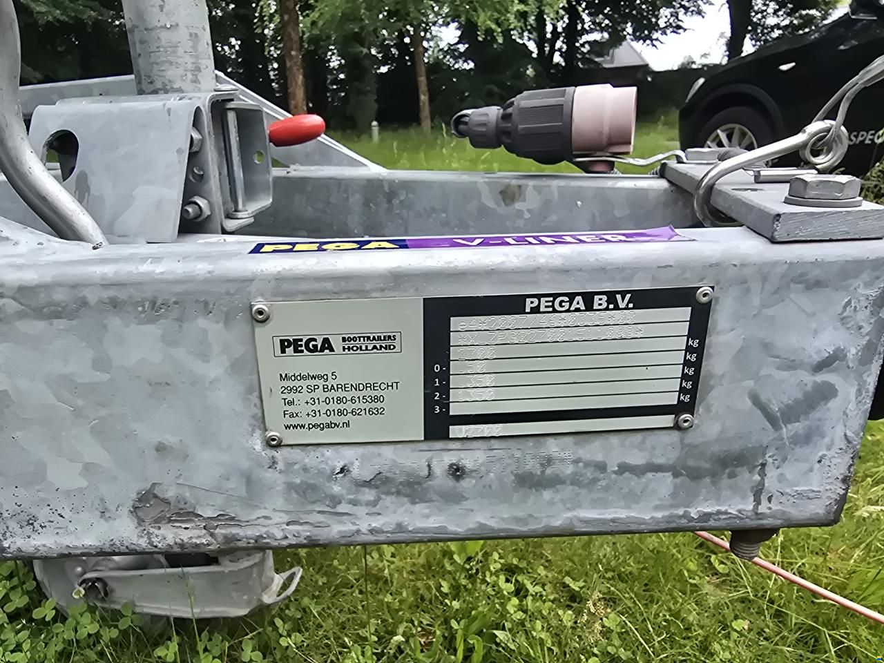 PEGA V-Liner 2700 kg + elektr. lier