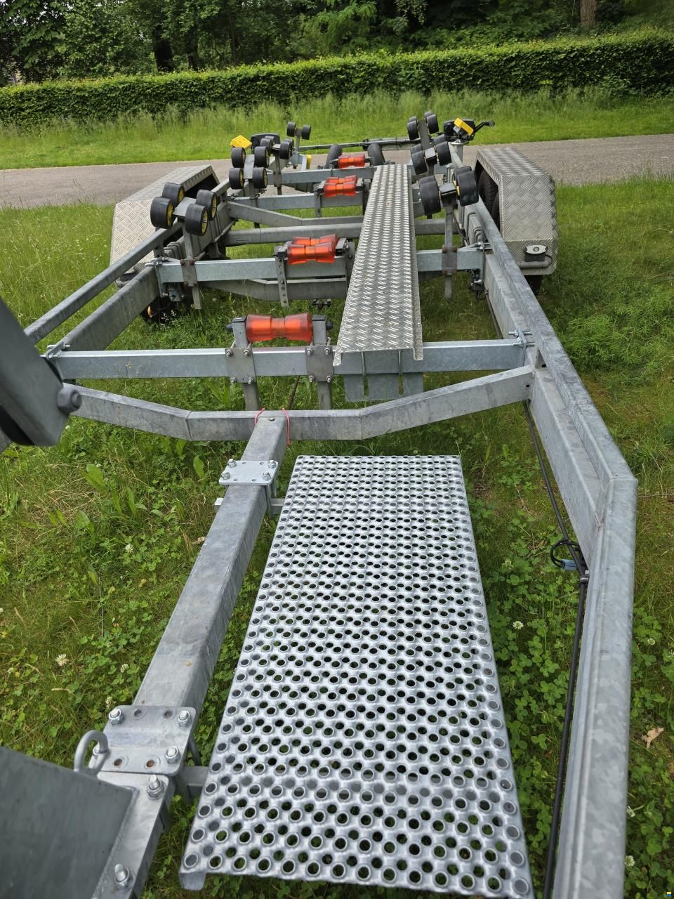 PEGA V-Liner 2700 kg + elektr. lier