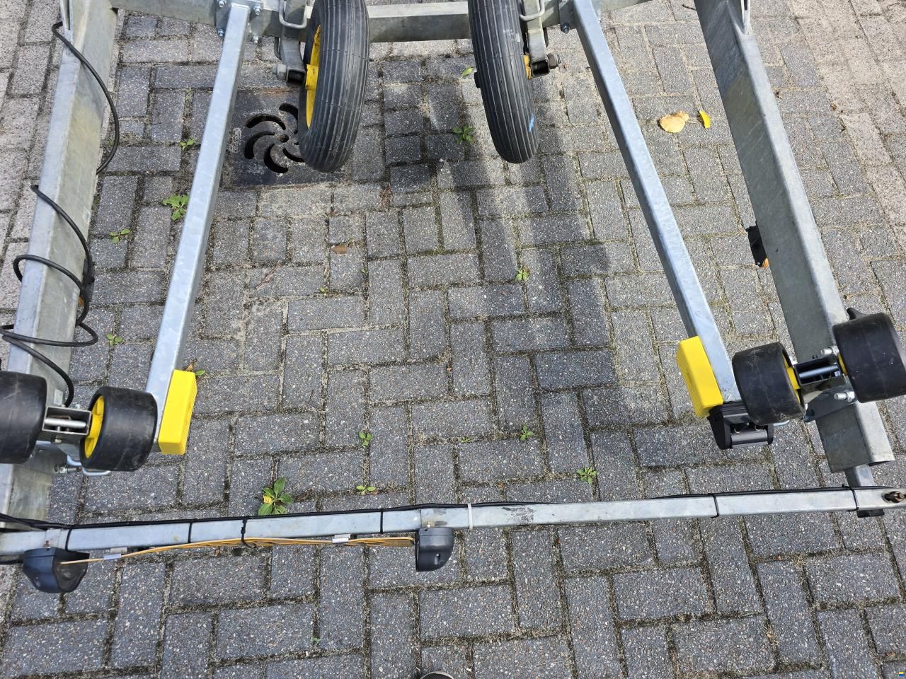 PEGA V-Liner 2700 kg + elektr. lier