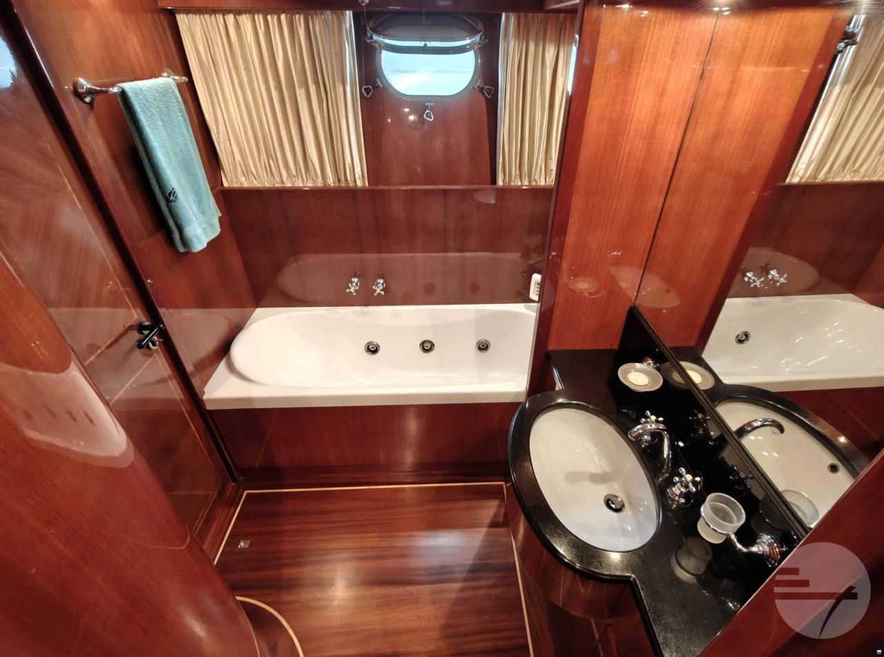 Sanlorenzo SL82