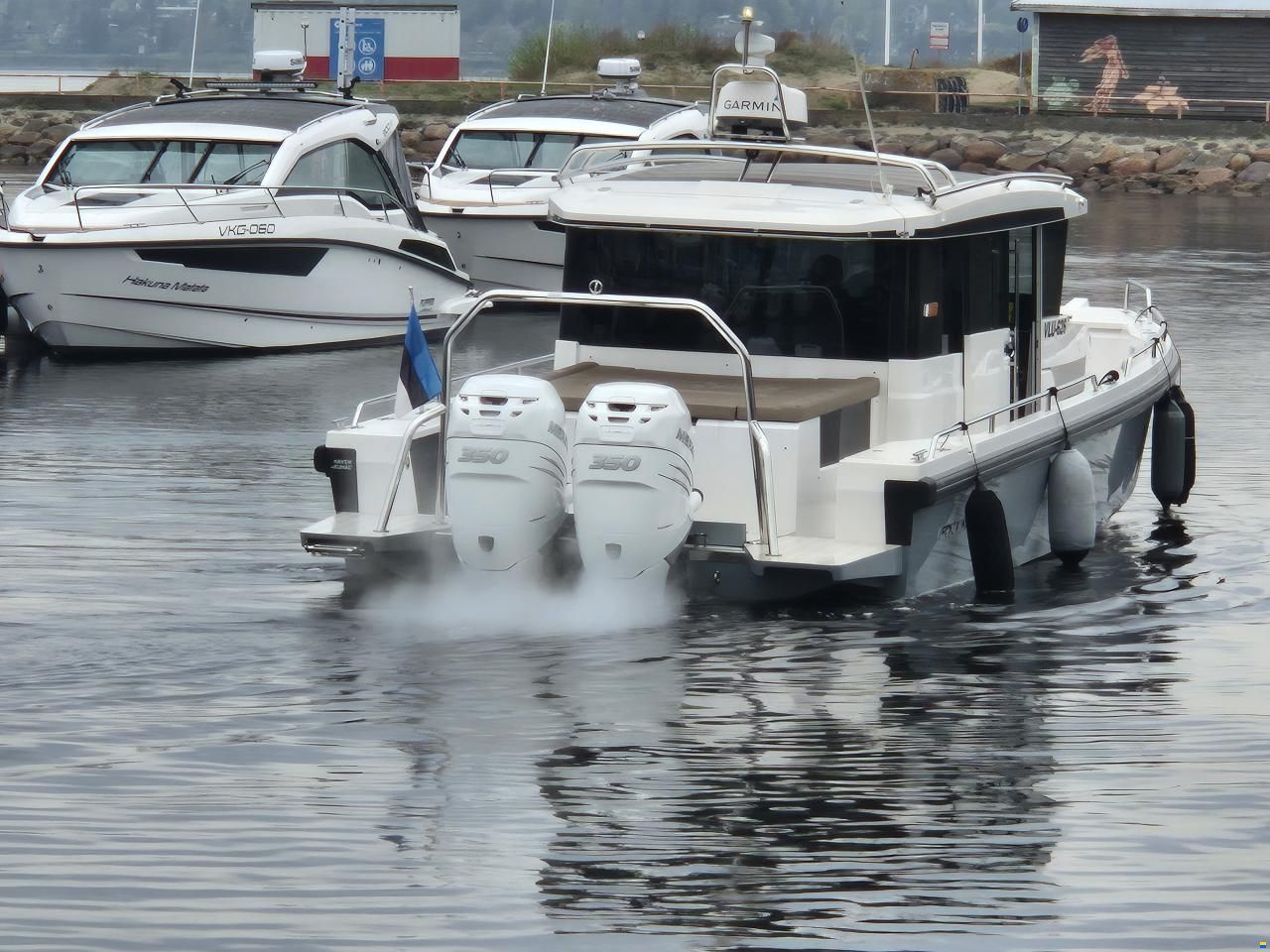 Axopar 37 XC Cross Cabin