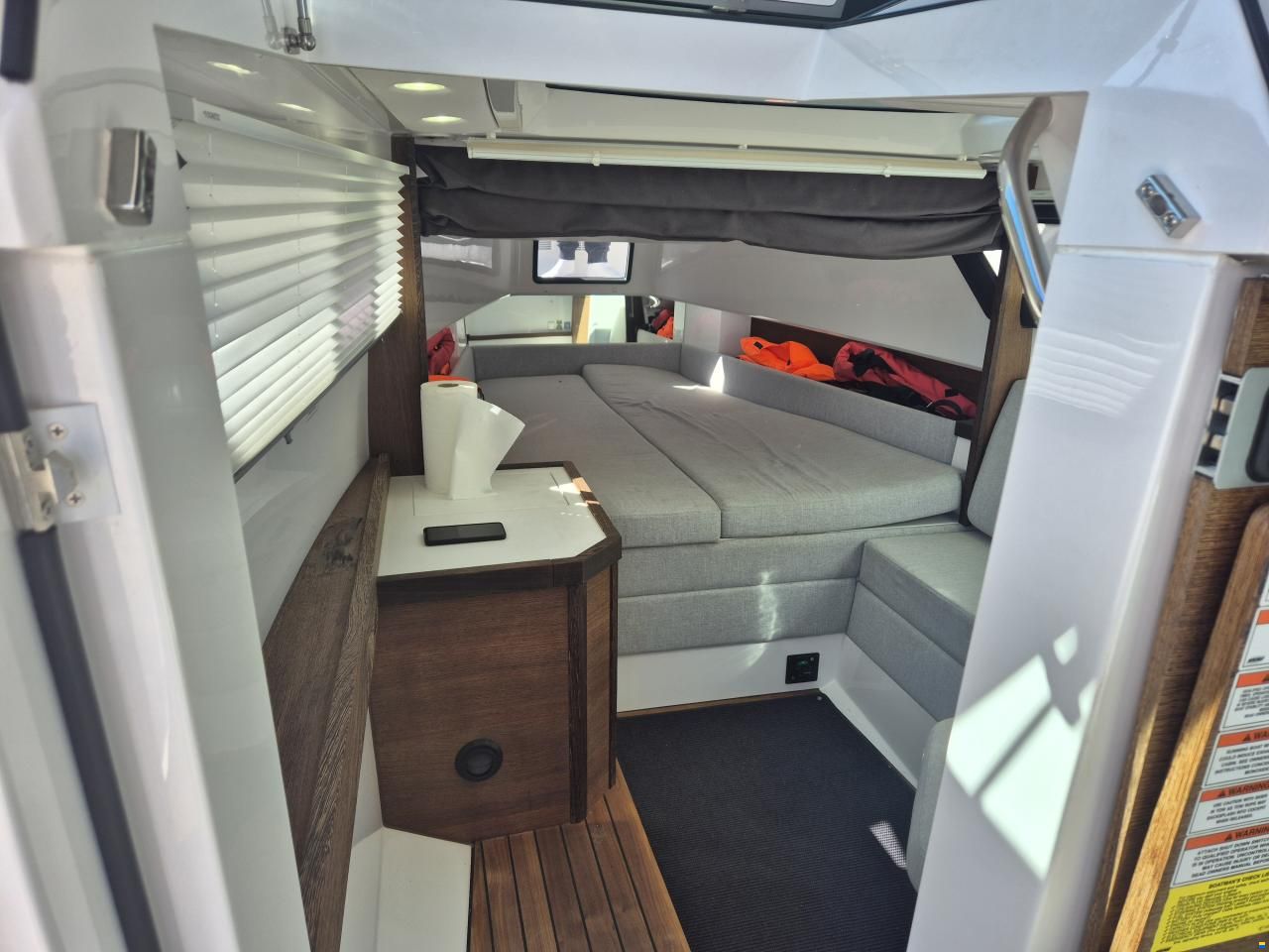 Axopar 37 XC Cross Cabin