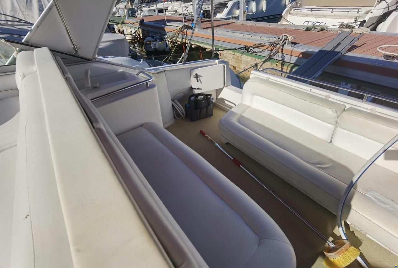 Sea Ray 330