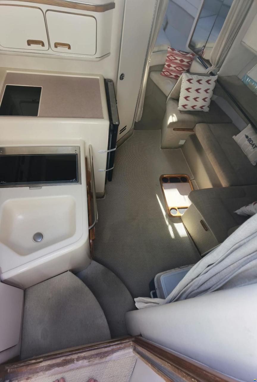 Sea Ray 330