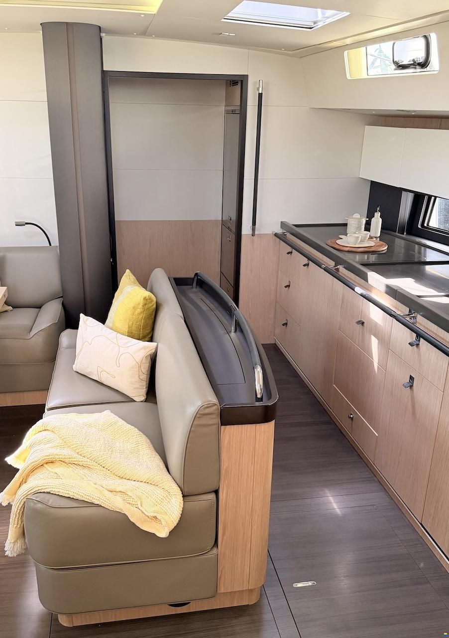 Beneteau OCEANIS YACHT 62