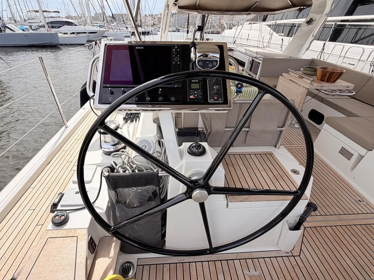 Beneteau OCEANIS YACHT 62
