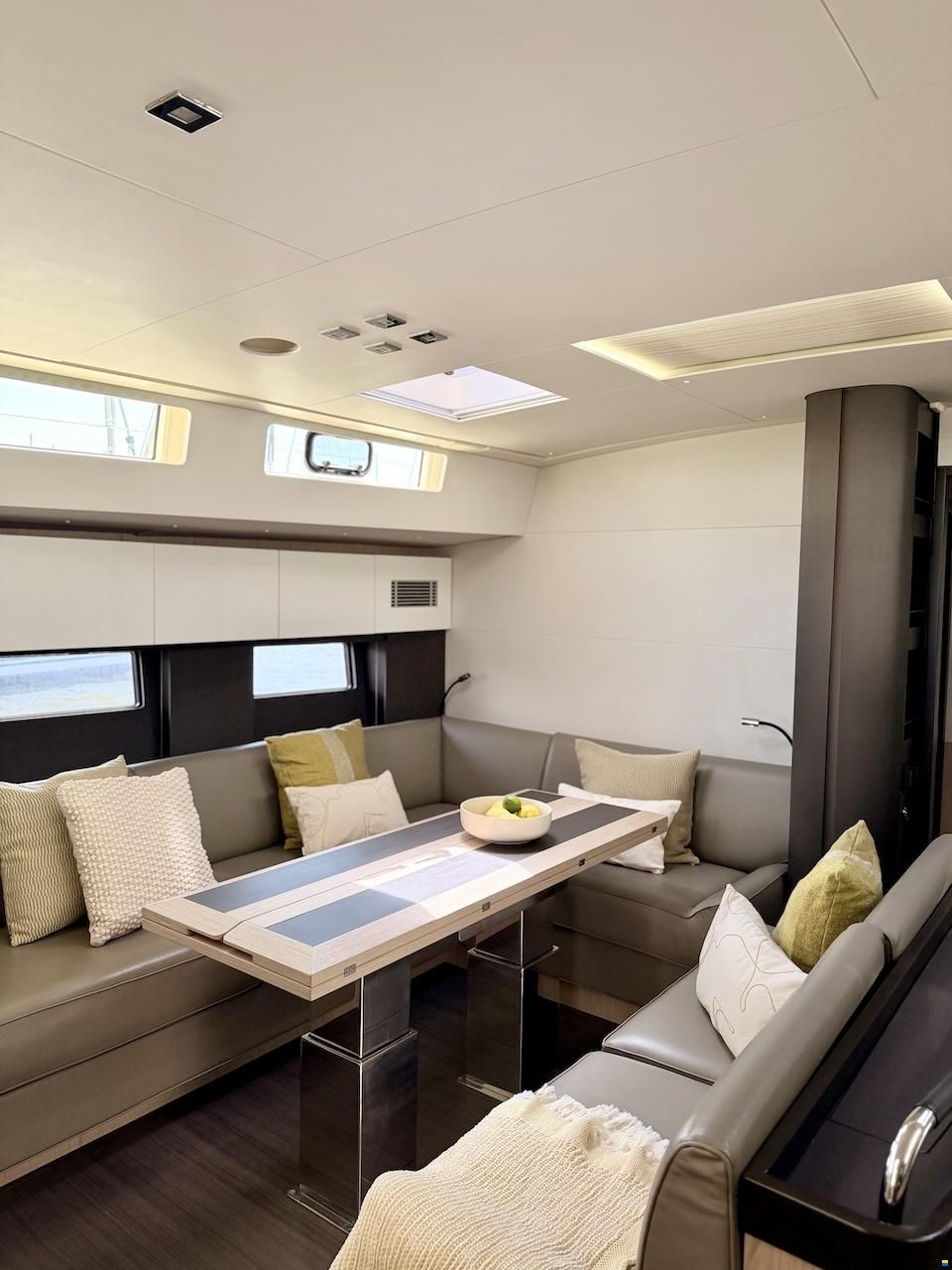 Beneteau OCEANIS YACHT 62