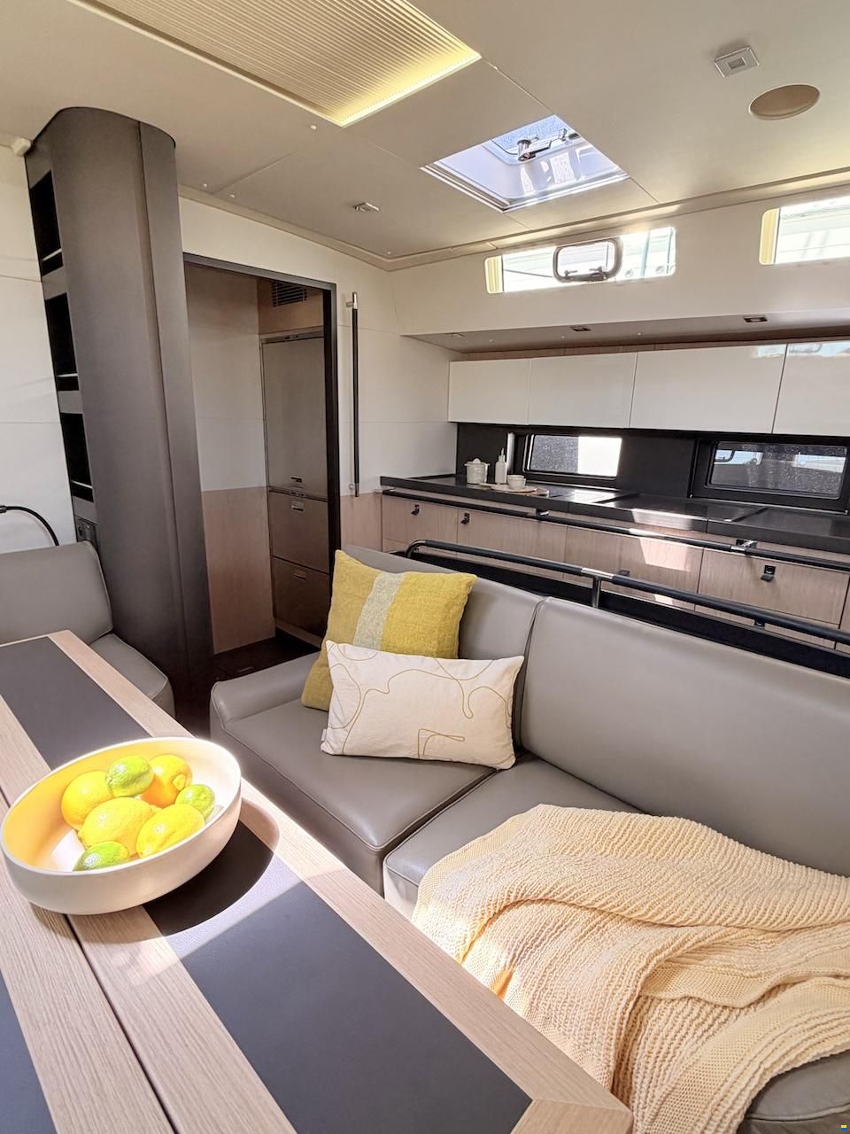 Beneteau OCEANIS YACHT 62