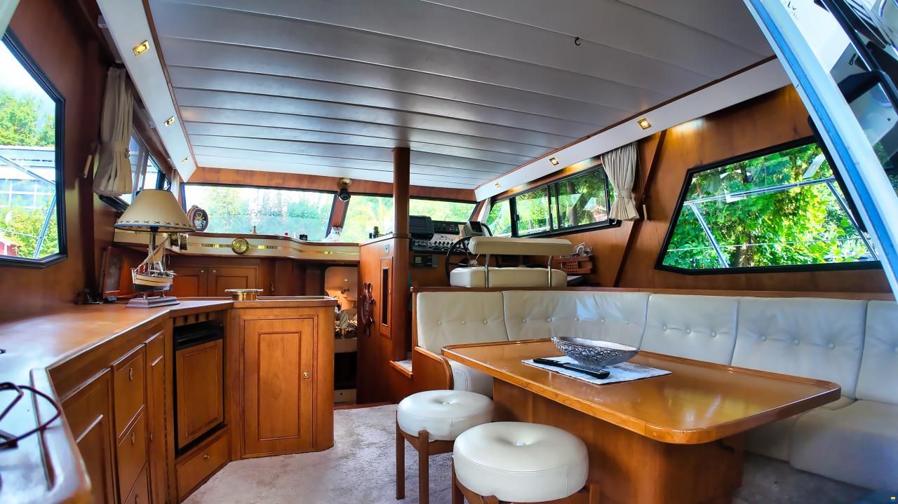 Neptunus 138/46 Sedan Fly Flybridge