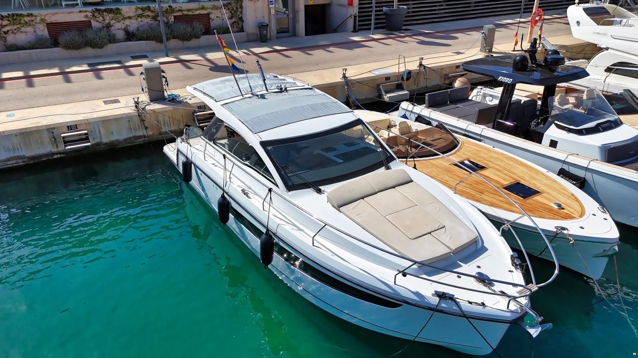 Sealine S335