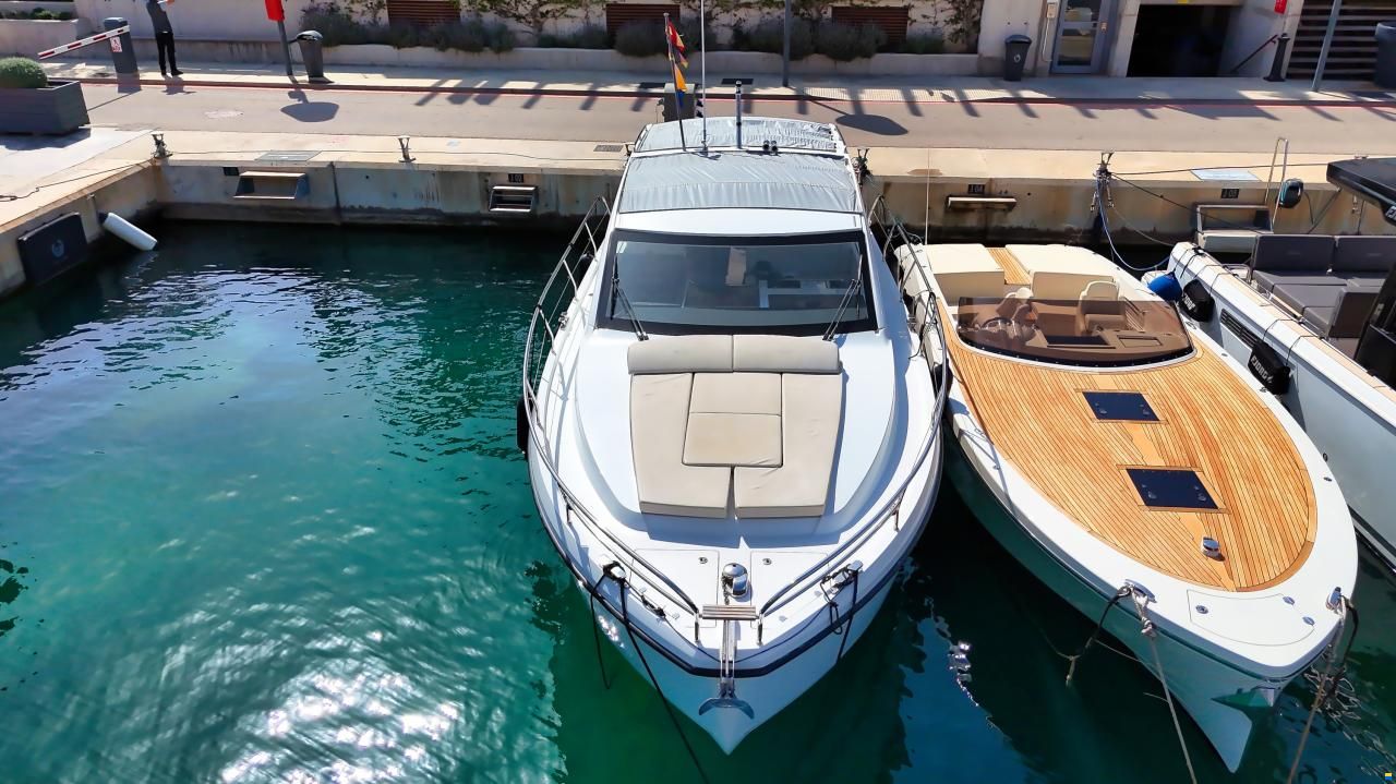 Sealine S335