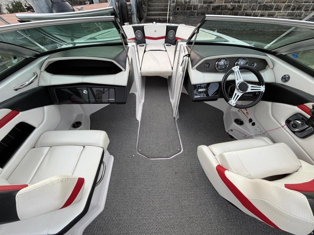 Four Winns H210 SS