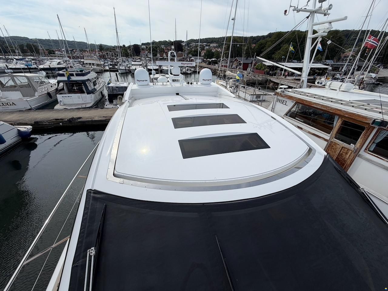 Sunseeker Predator 62