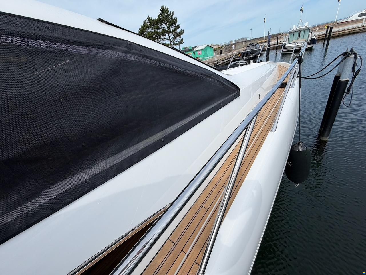 Sunseeker Predator 62