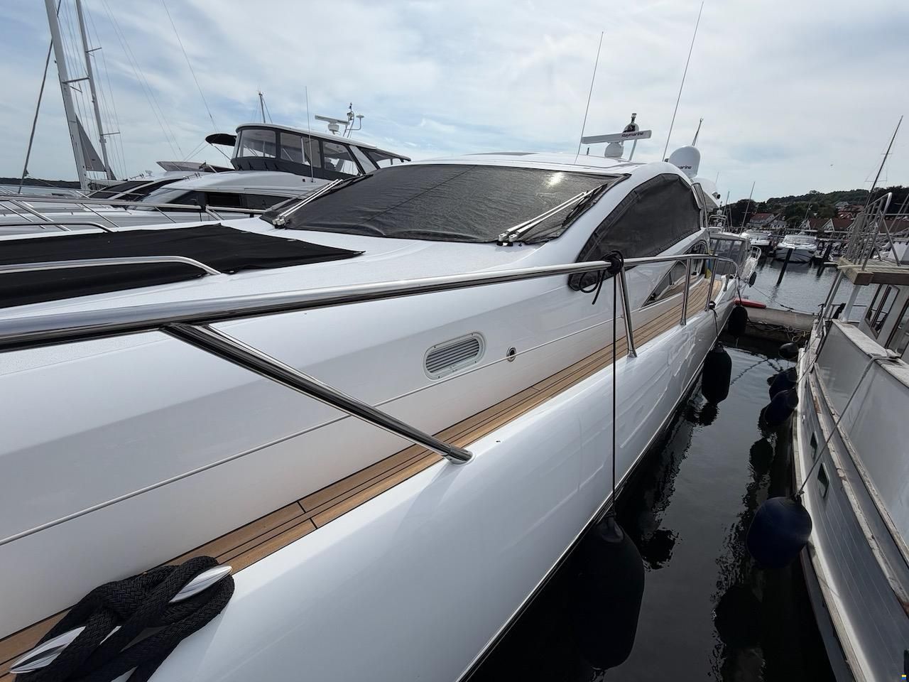 Sunseeker Predator 62