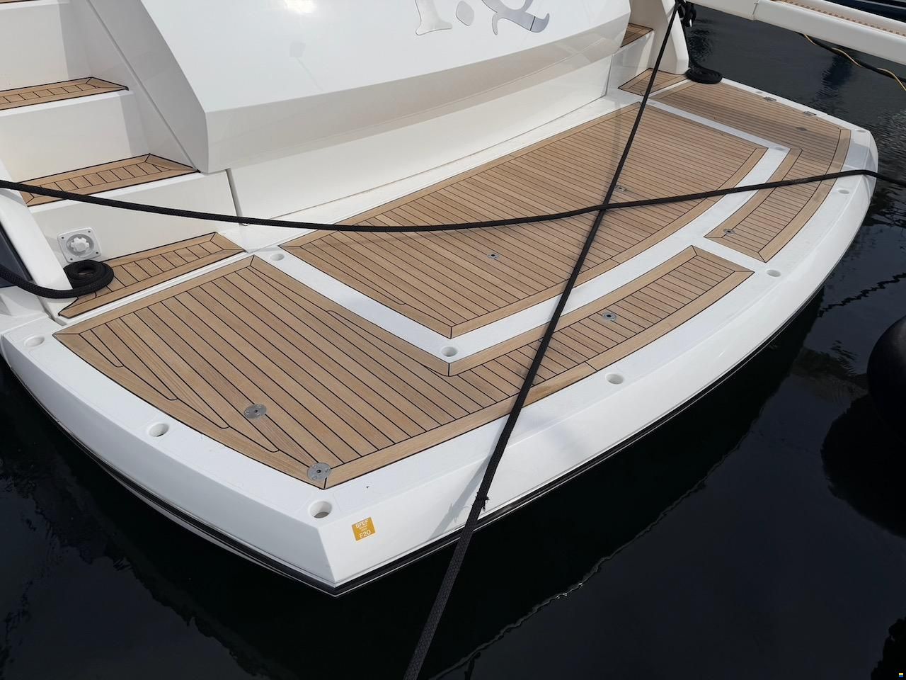 Sunseeker Predator 62
