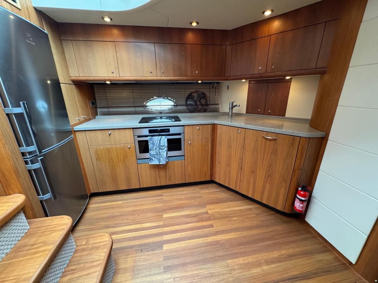 Sunseeker Predator 62