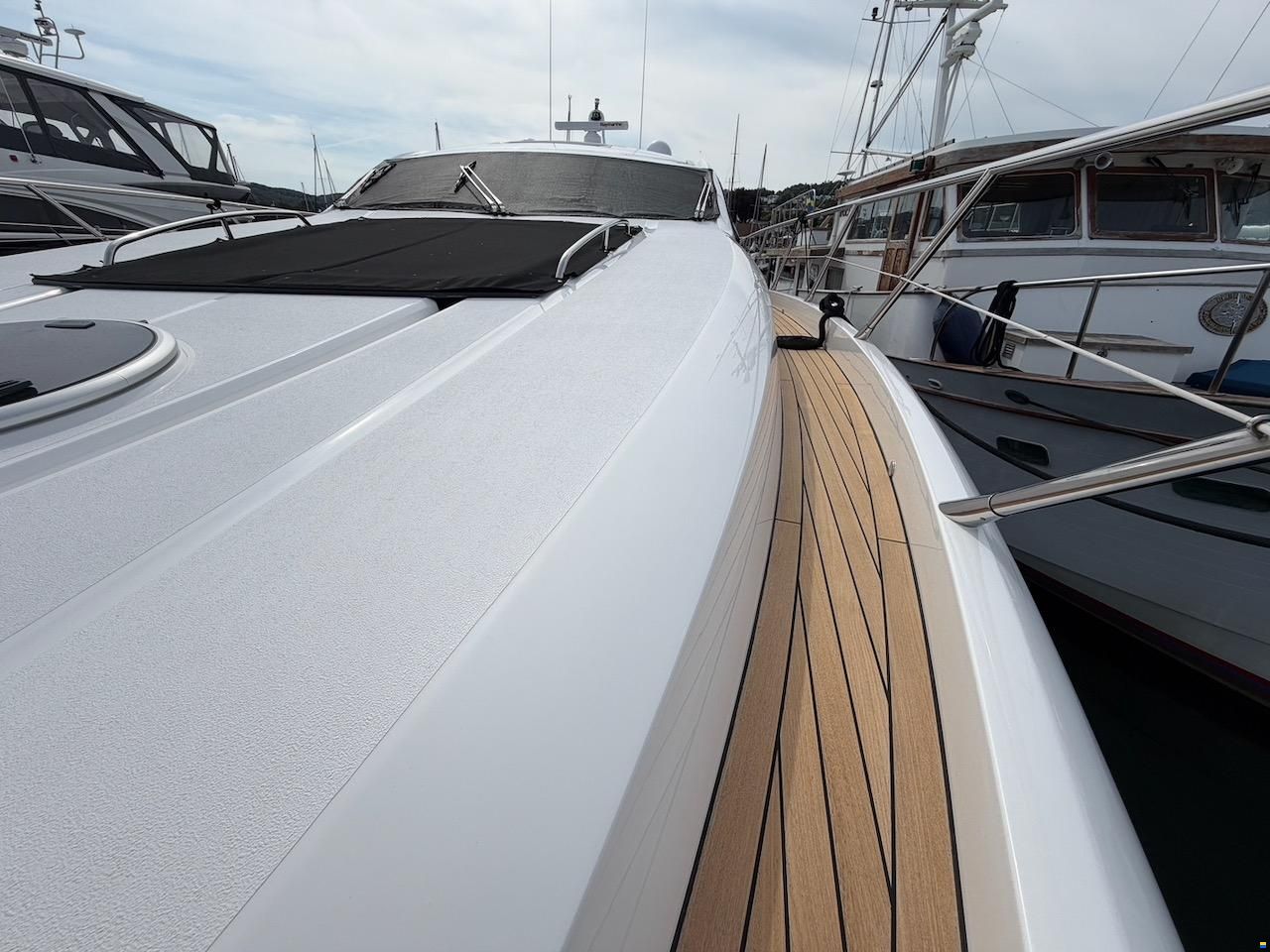 Sunseeker Predator 62