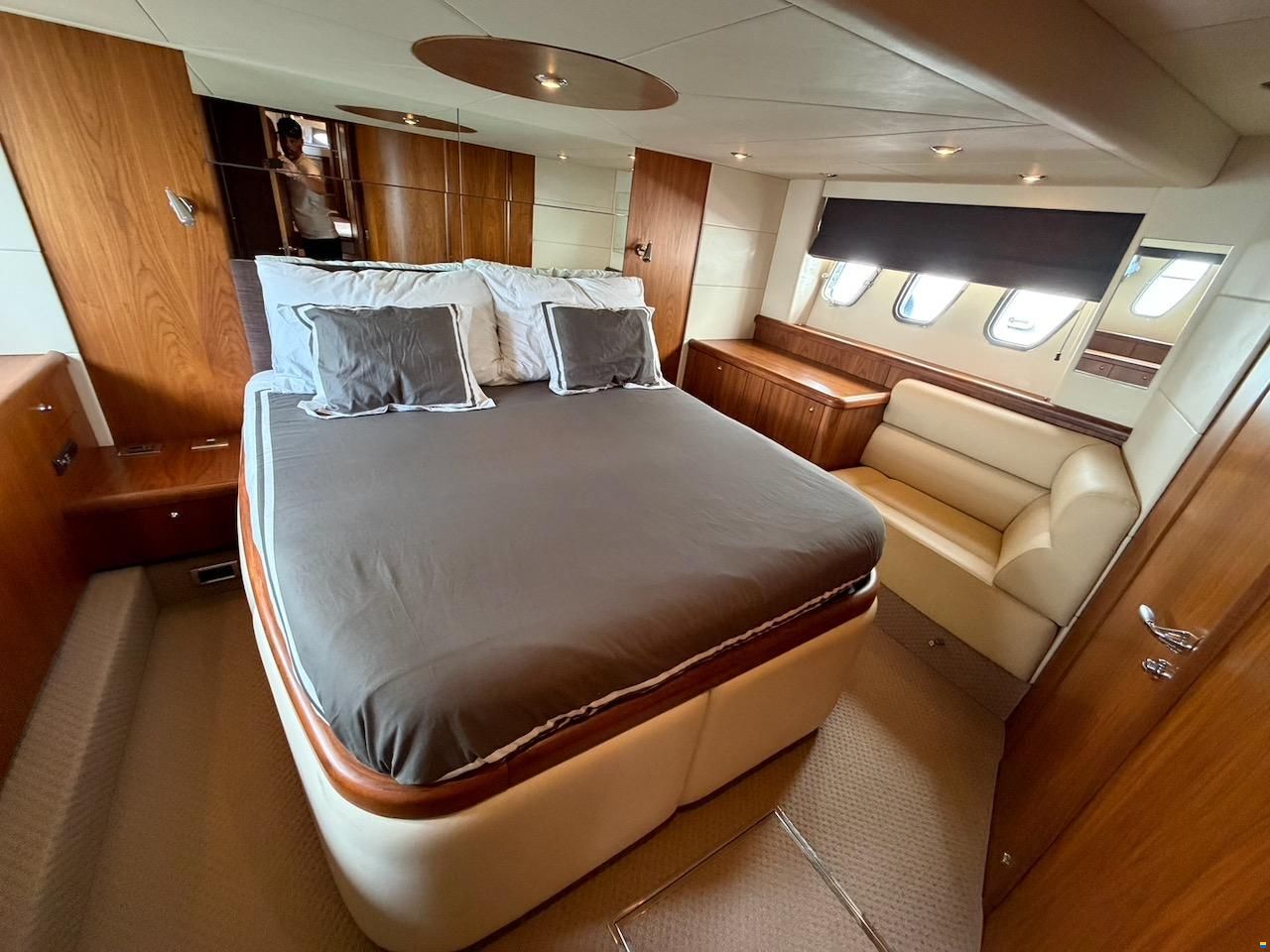 Sunseeker Predator 62