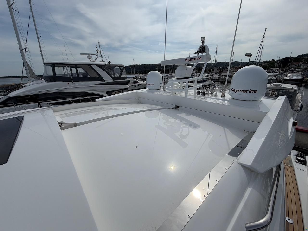 Sunseeker Predator 62