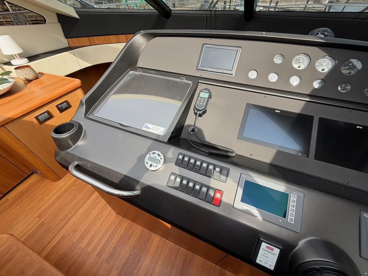 Sunseeker Predator 62