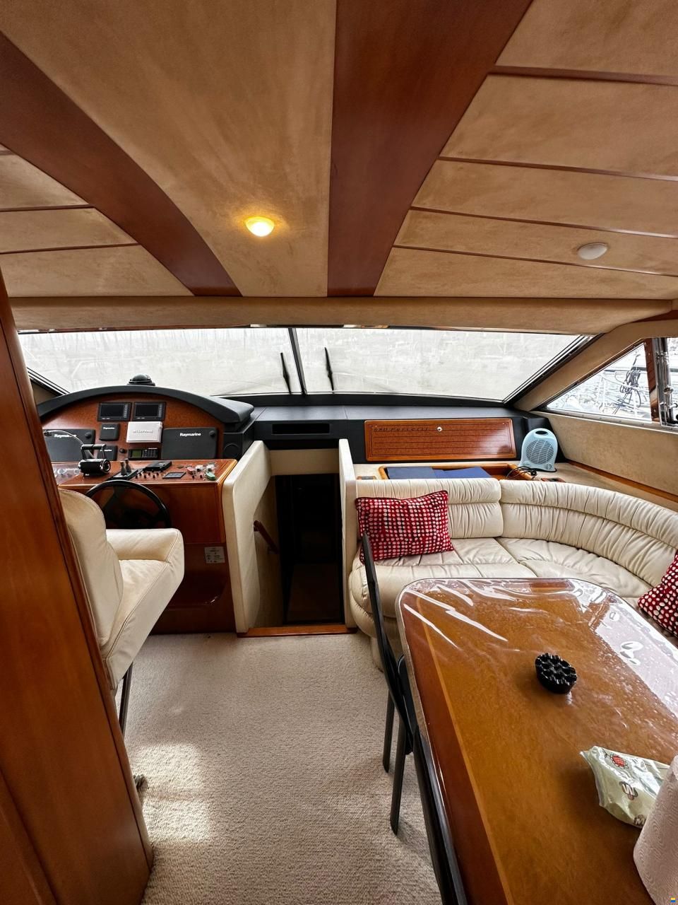 Ferretti 680
