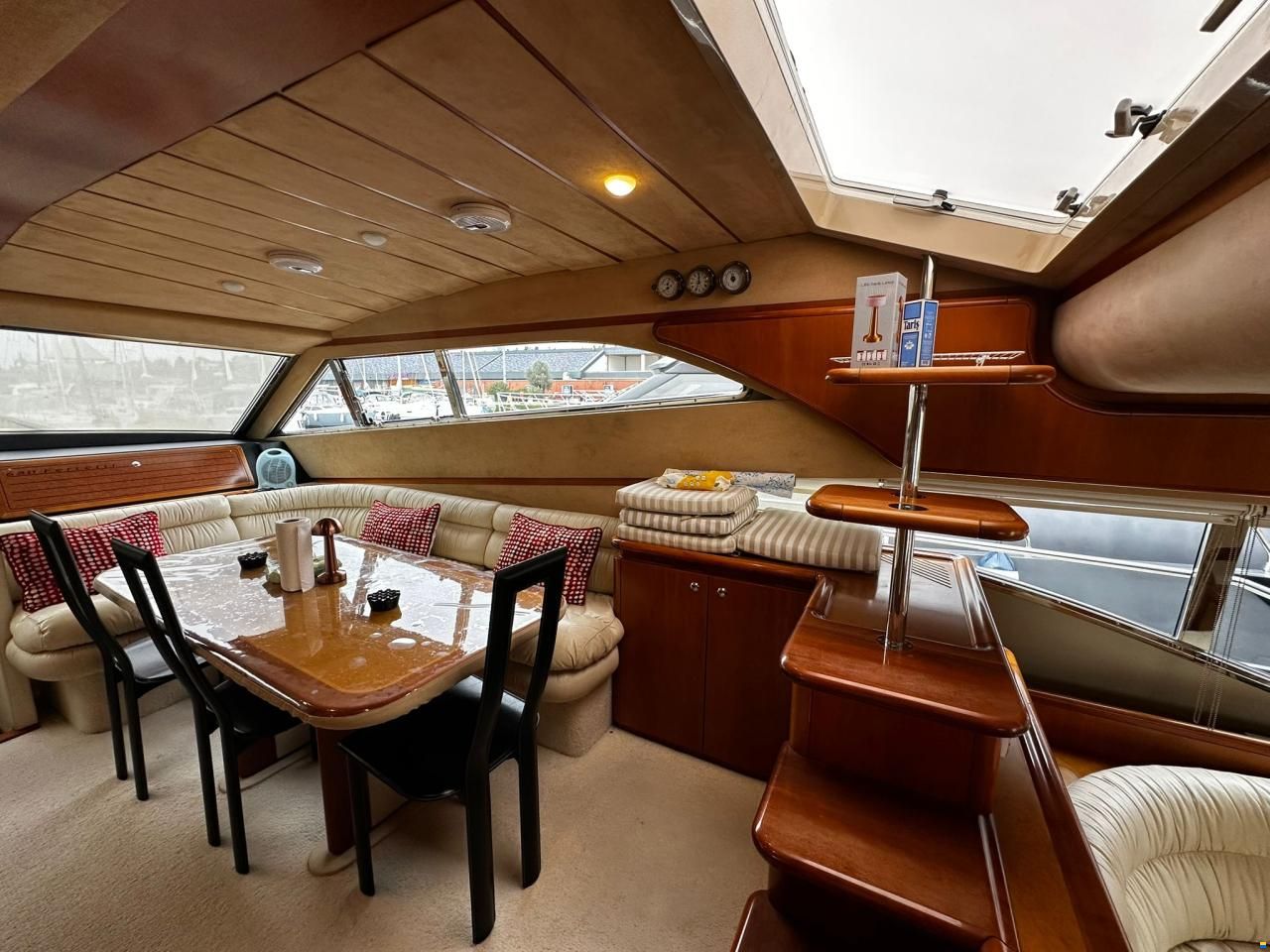 Ferretti 680
