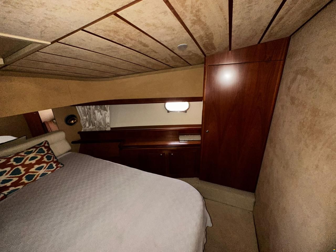 Ferretti 680